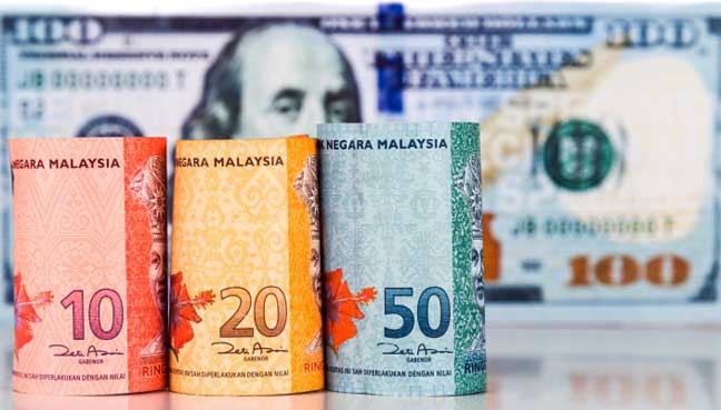 Ringgit opens lower on weaker oil price