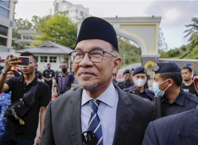 Anwar Ibrahim Perdana Menteri Ke-10