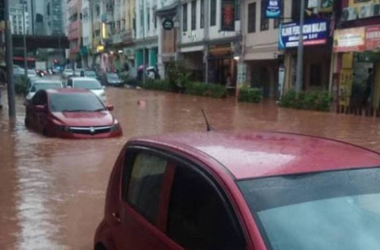 Banjir: Pengeluar kenderaan tawar diskaun baik pulih